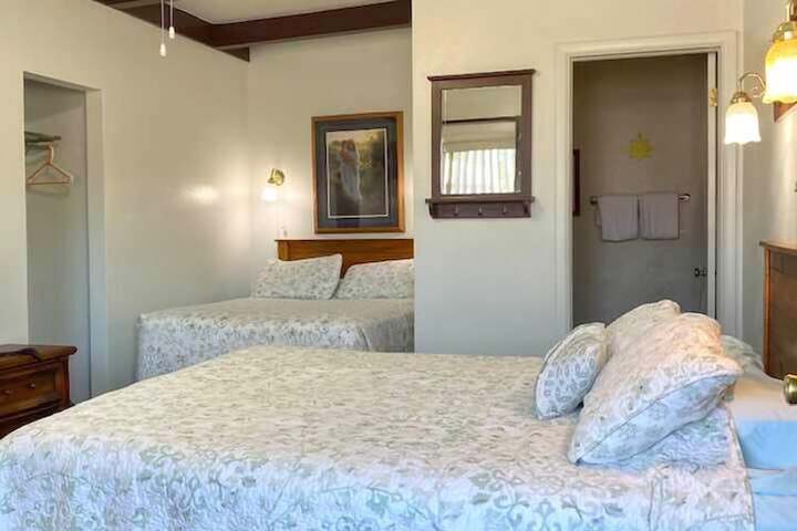 Room 12 of 28