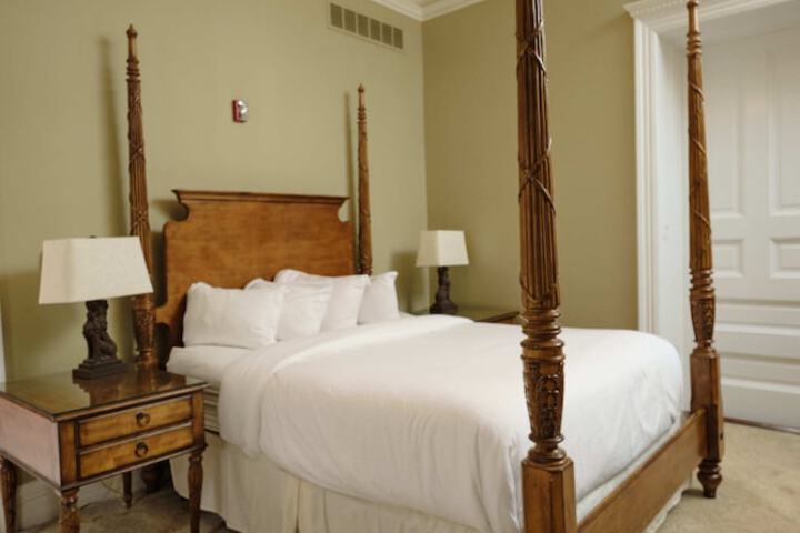 Room 152 of 185
