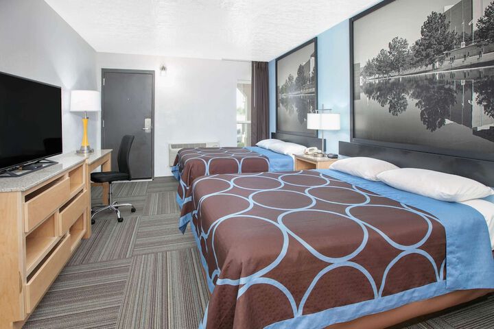 Room 13 of 21