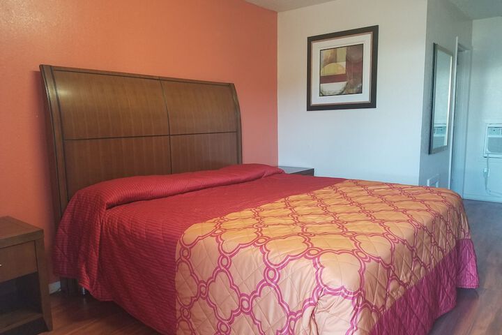 Room 15 of 33