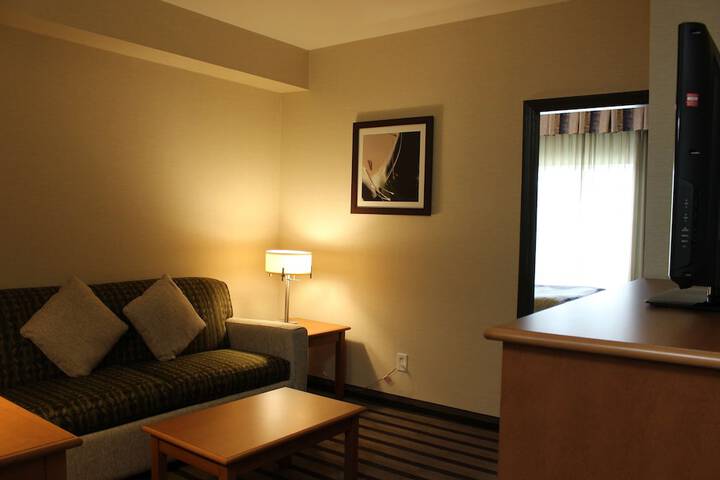 Room 27 of 37