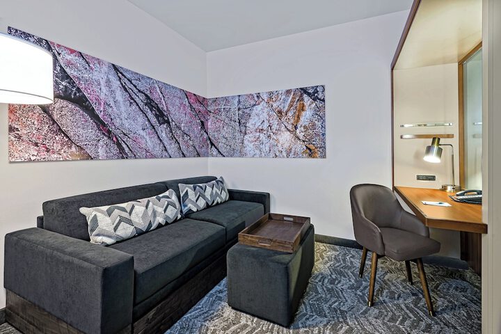 Room 11 of 20