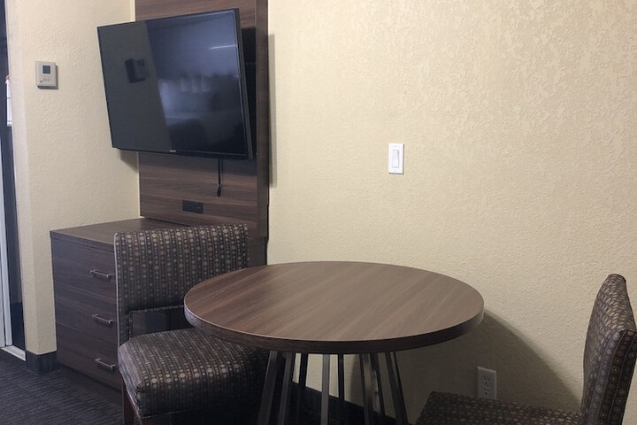 Room 20 of 28
