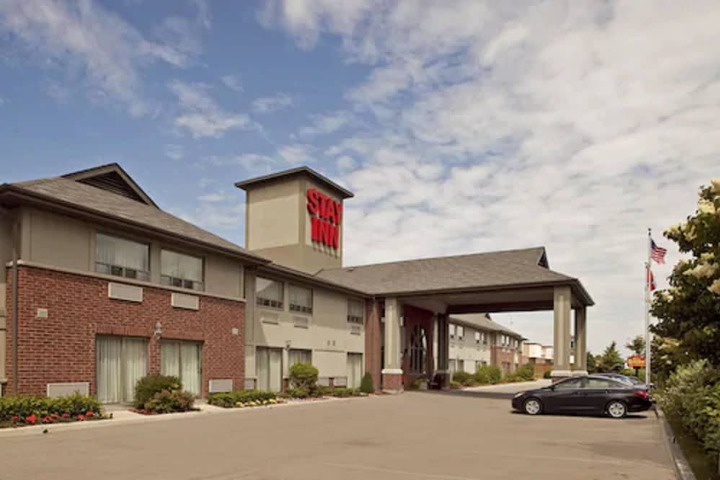 Hotel 2 of 72