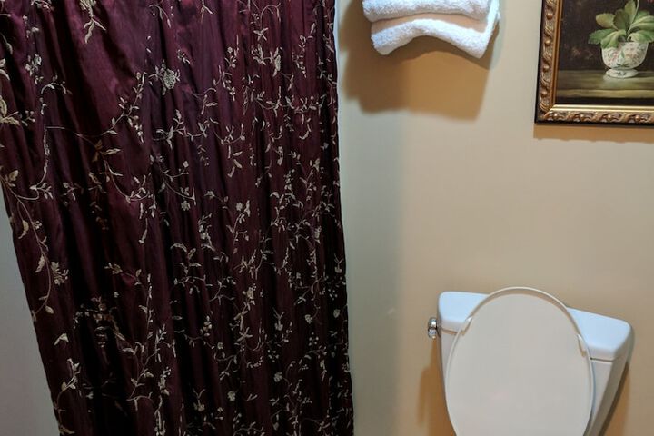 Room 33 of 68