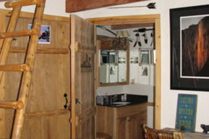 Lost Trail Lodge