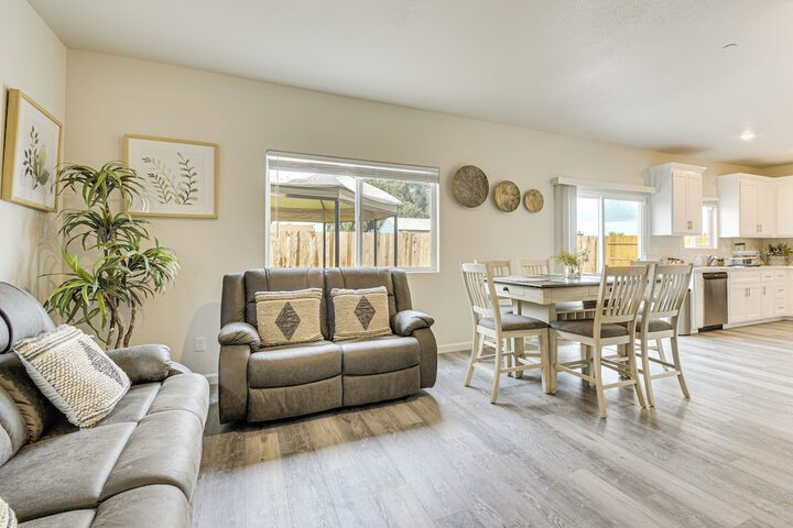 Chowchilla Home w / Private Patio!