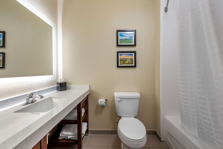 Room 12 of 28