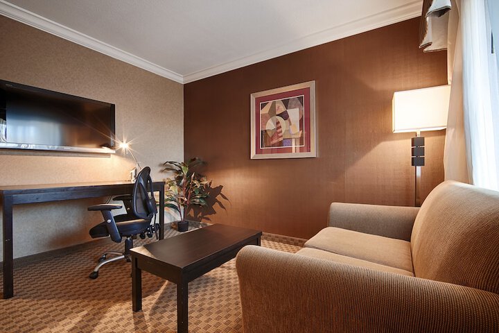 Room 50 of 61