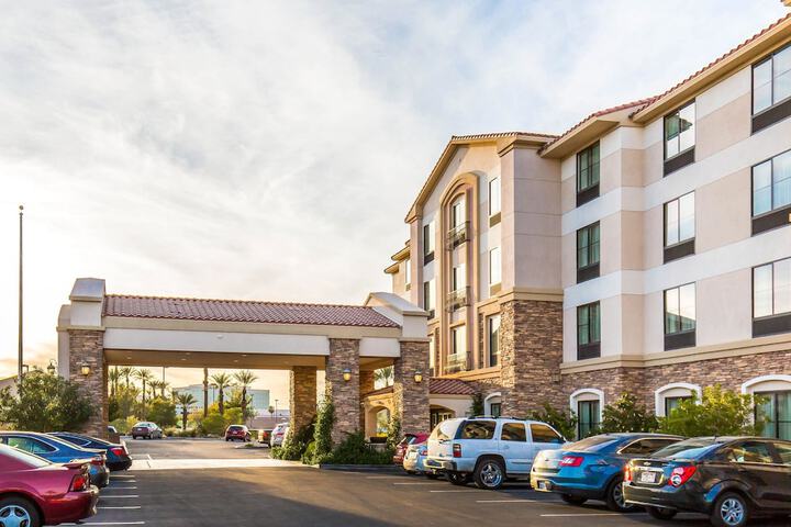 Hotel 5 of 42