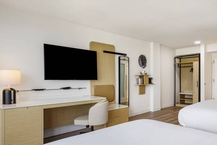 Room 29 of 77
