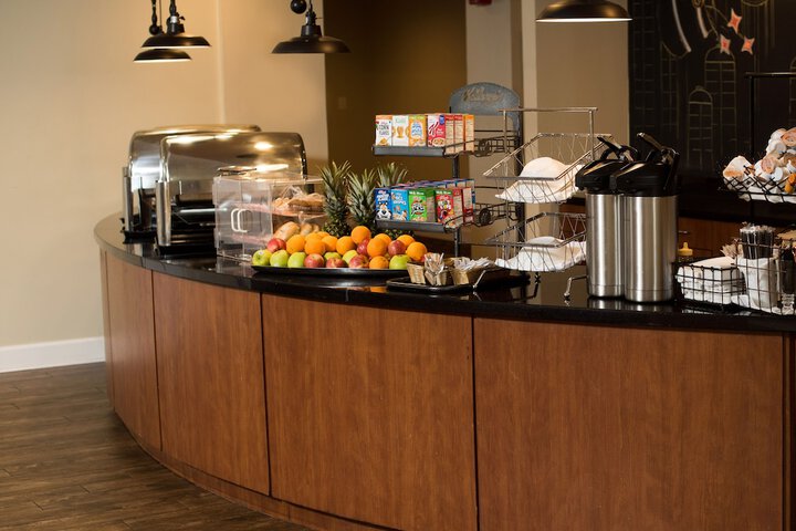 Breakfast/Coffee Service 33 of 38