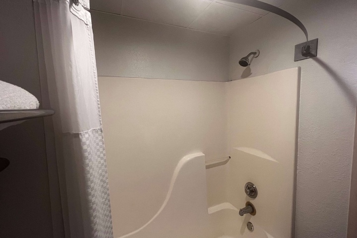 Room 6 of 29