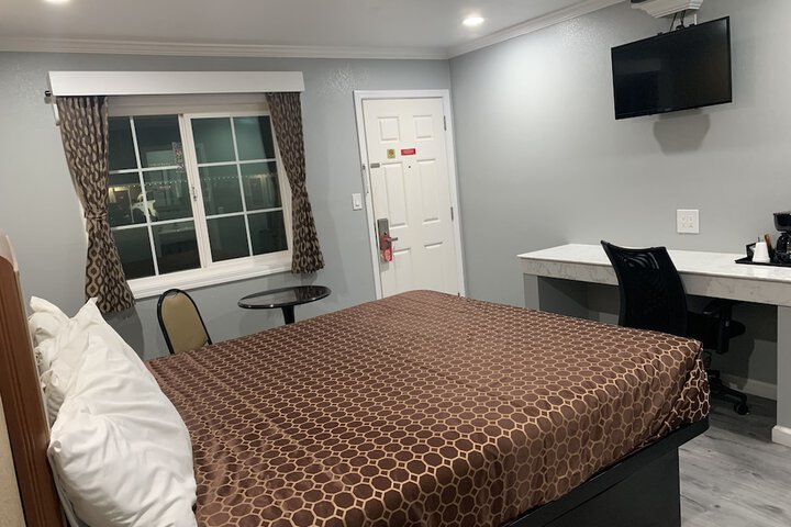 Room 16 of 43