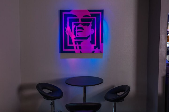 Lounge 73 of 82