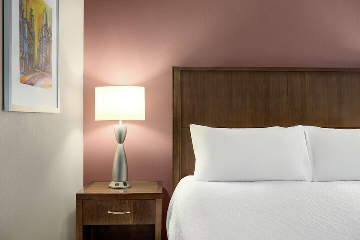 Room 27 of 80