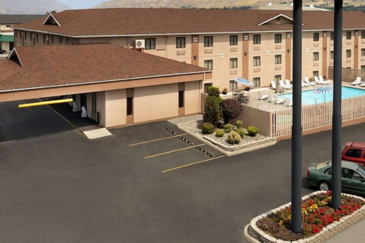 Hotel 2 of 44