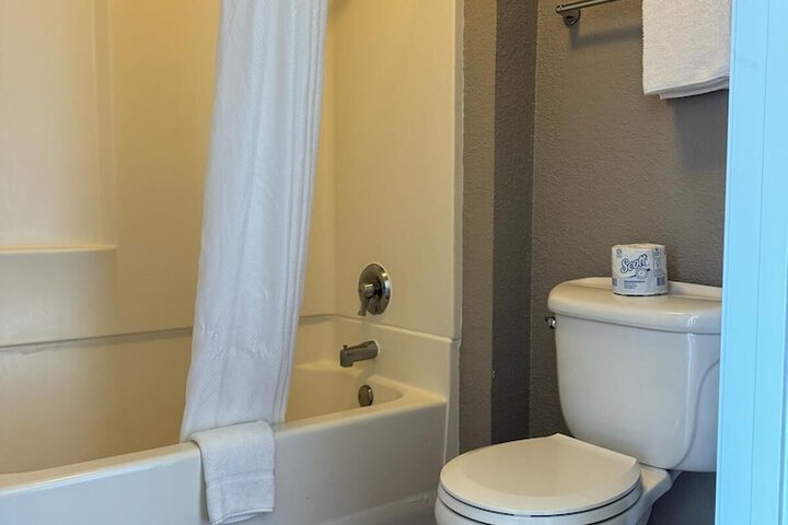 Room 35 of 43