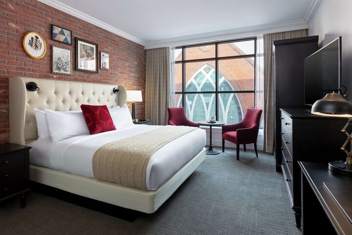 Room 22 of 47