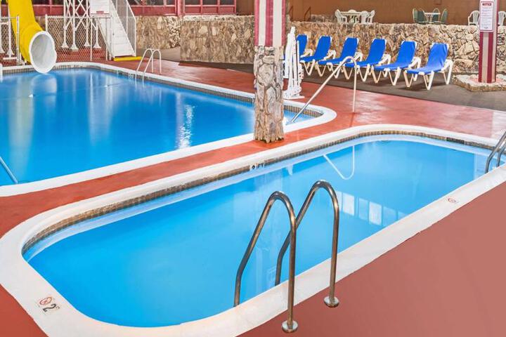 RAMADA BY WYNDHAM MEDFORD HOTEL AND CONF