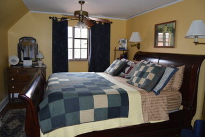 Maple Street Bed & Breakfast