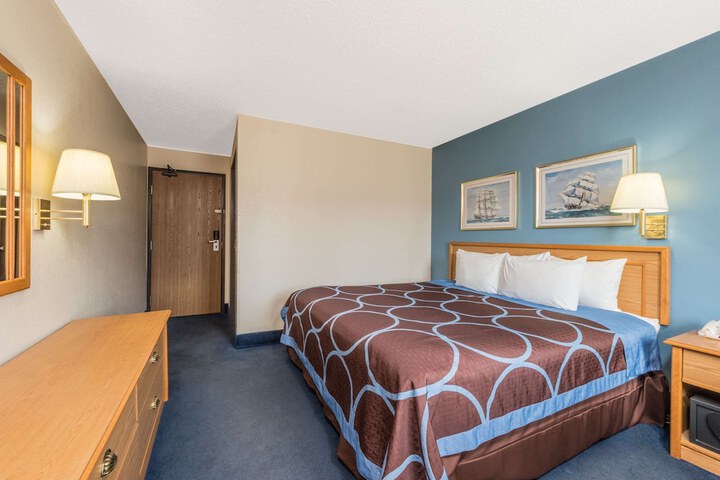 Room 41 of 46