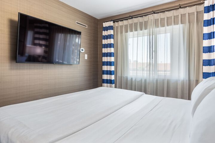 Room 16 of 35