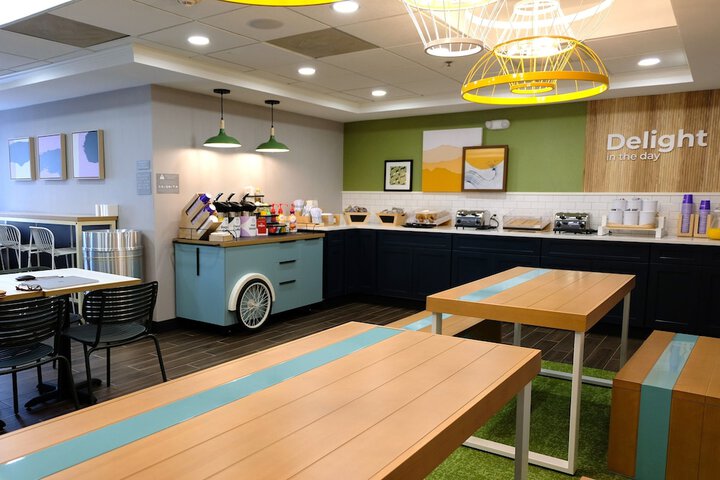 Breakfast/Coffee Service 12 of 13