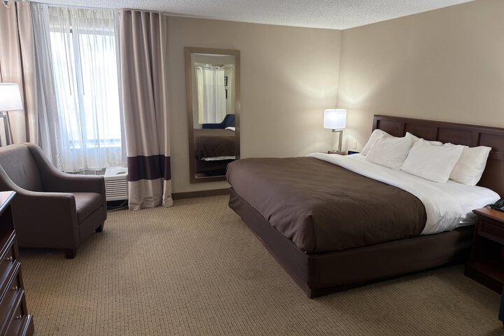 Wingate by Wyndham Utica