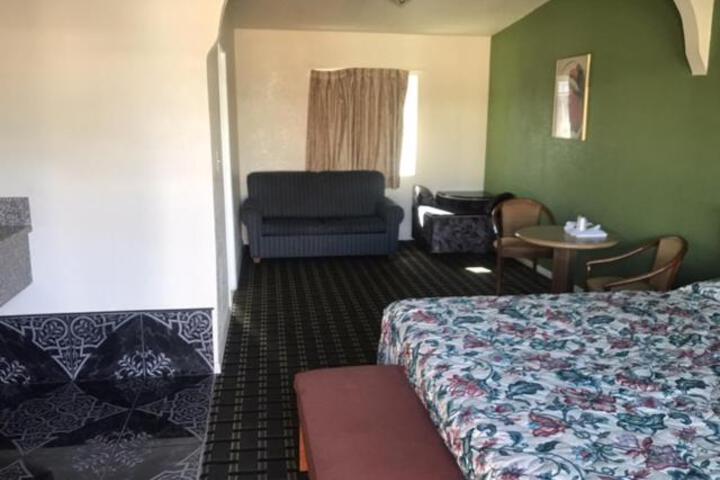 Galleria Inn Montclair / Ontario