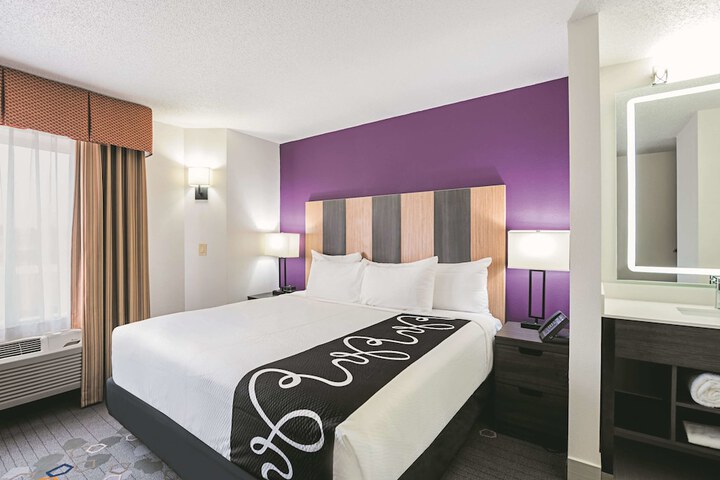 Room 14 of 27