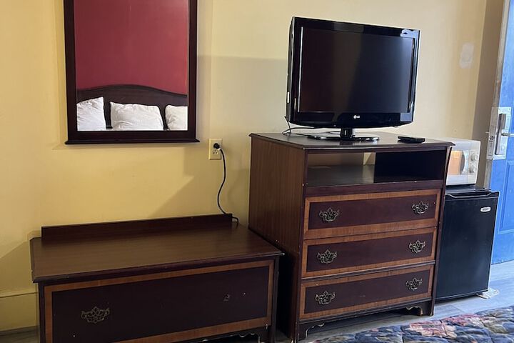 Room 17 of 22