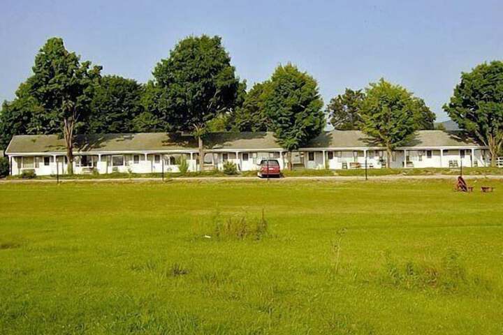 West Road Motel