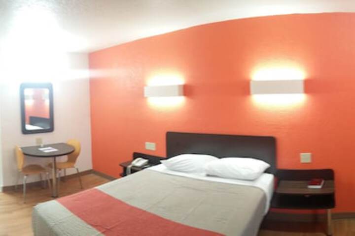 Room 30 of 39