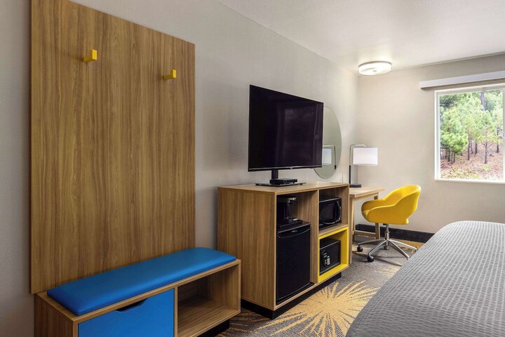 Days Inn by Wyndham Williams