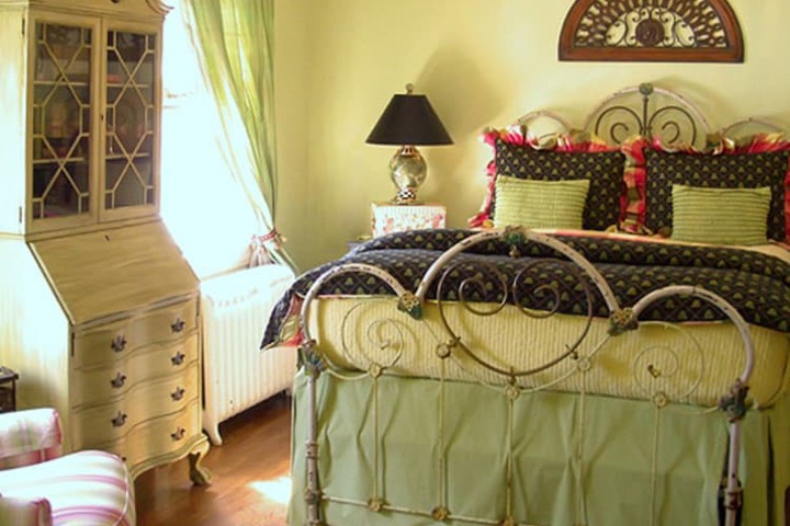 10 Fitch Luxurious Romantic Inn