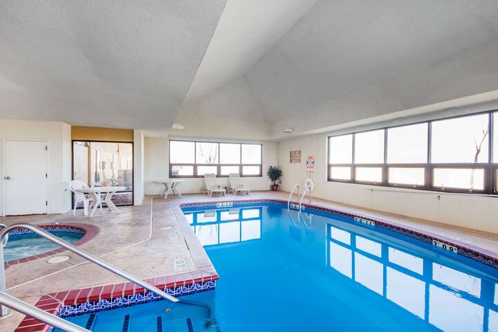 Pool 4 of 24
