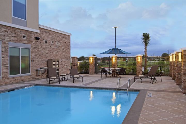 Pool 4 of 50