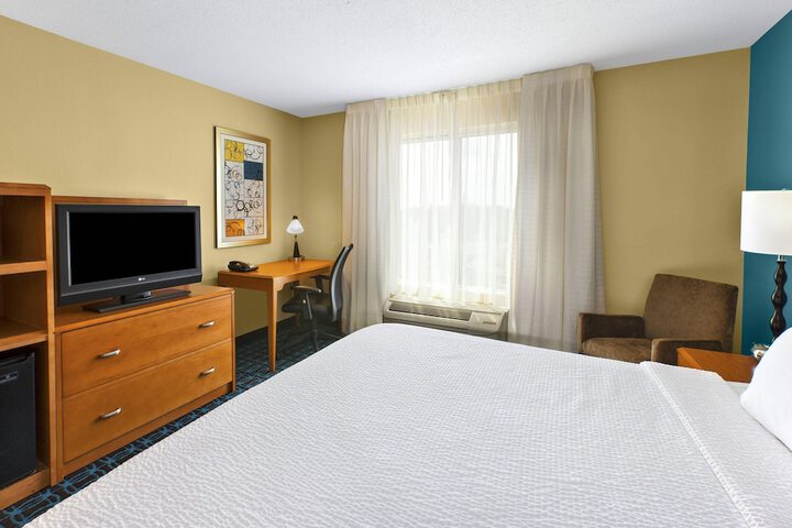 Room 18 of 38