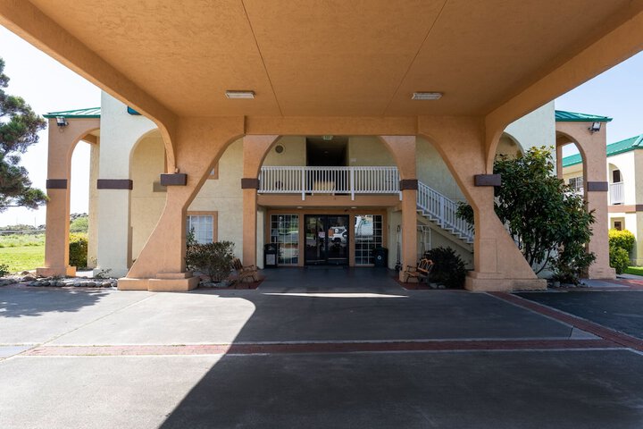 Hotel 8 of 49
