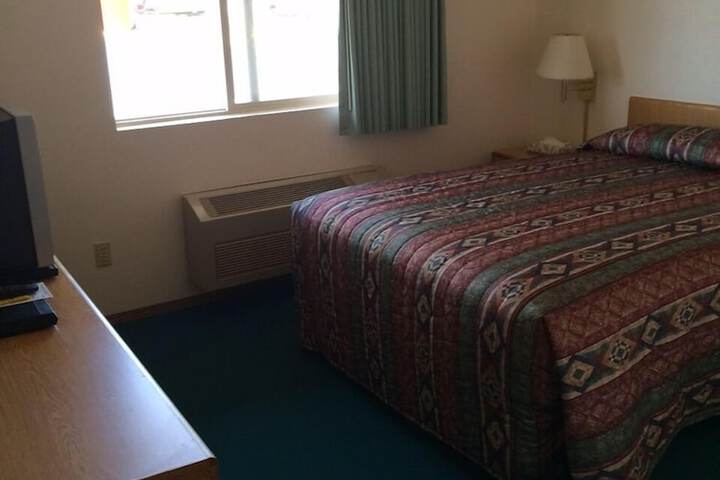 Room 6 of 13