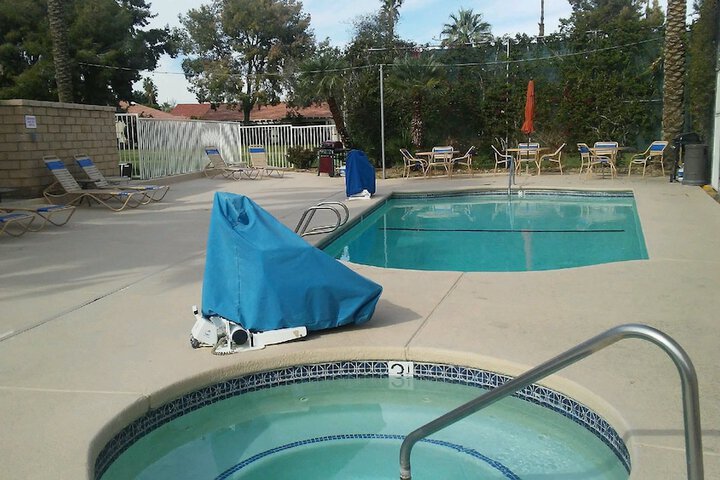 Pool 10 of 46