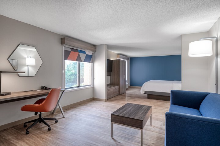Room 18 of 35