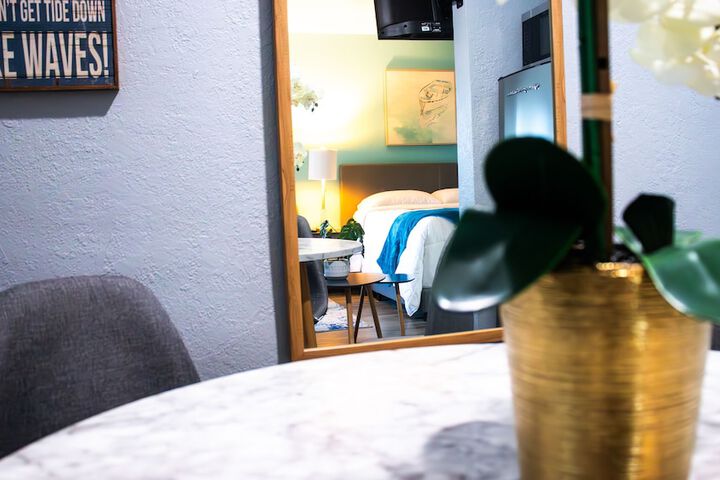 Room 45 of 100