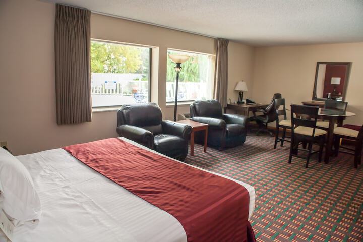 Room 32 of 68