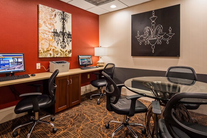 Business Center 27 of 27