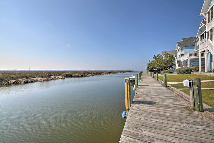 Manteo Waterfront Resort Home w / 30-ft Dock!