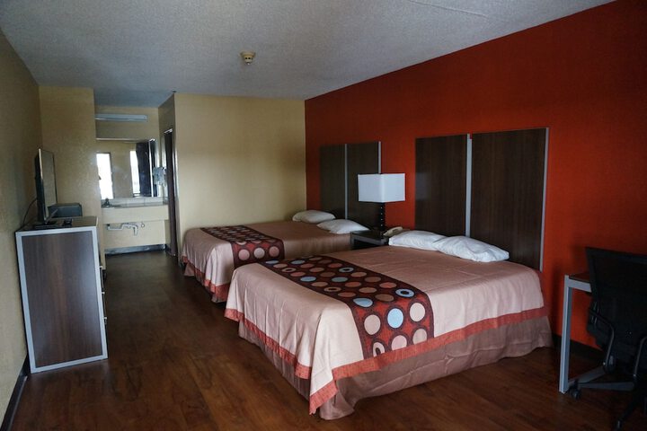 Room 18 of 29