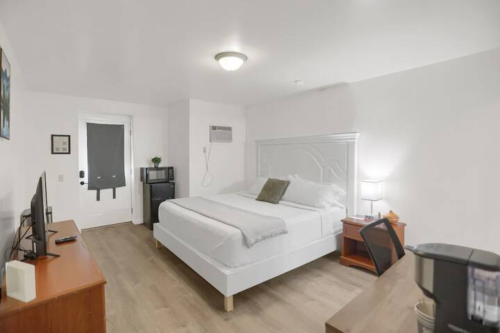 Room 52 of 73