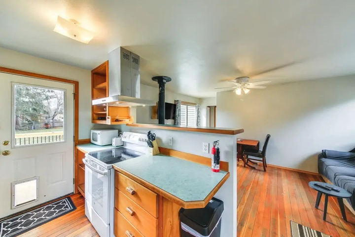 Clark Fork Vacation Home w / Wood Stove Near Lake!